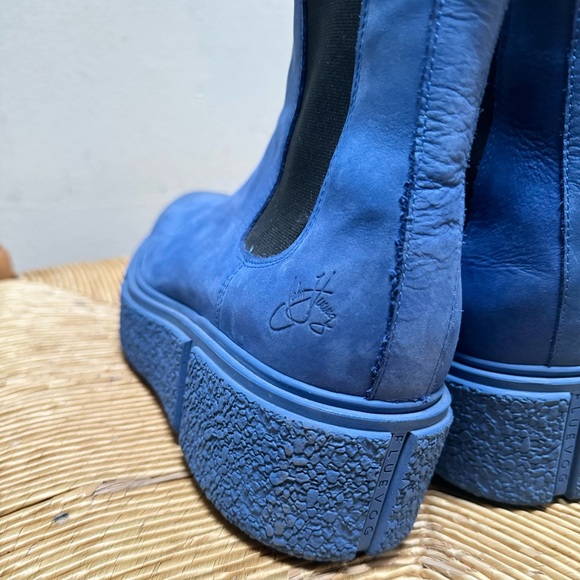 John Fluevog Piccolomini Platform Chelsea Boots - Picture 11 of 16